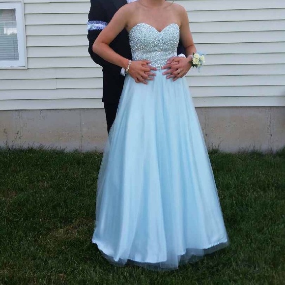 Prom dress - Picture 3 of 4